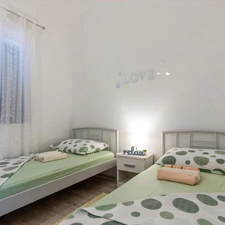 Διαμέρισμα Cozy In With Wifi